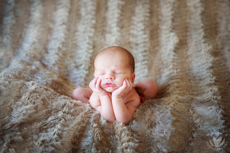 naked newborn baby frog pose