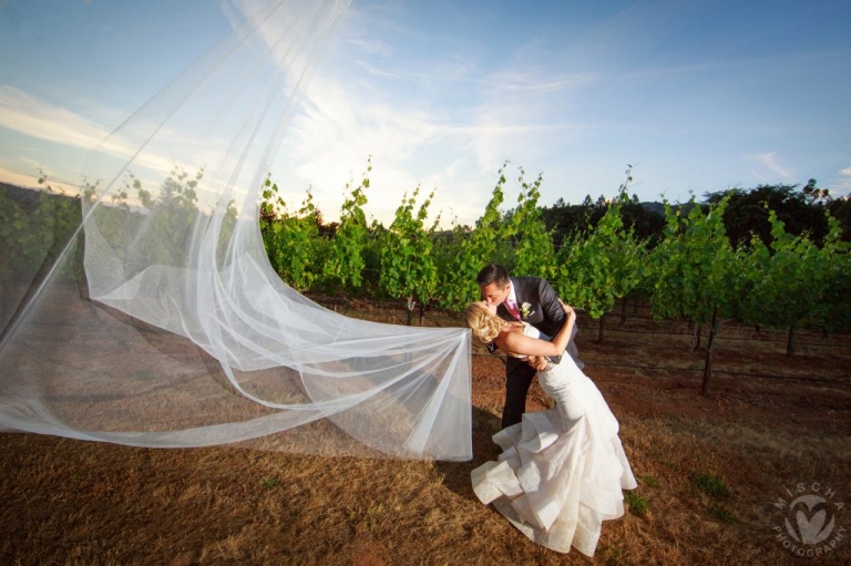 Napa Valley wedding kiss