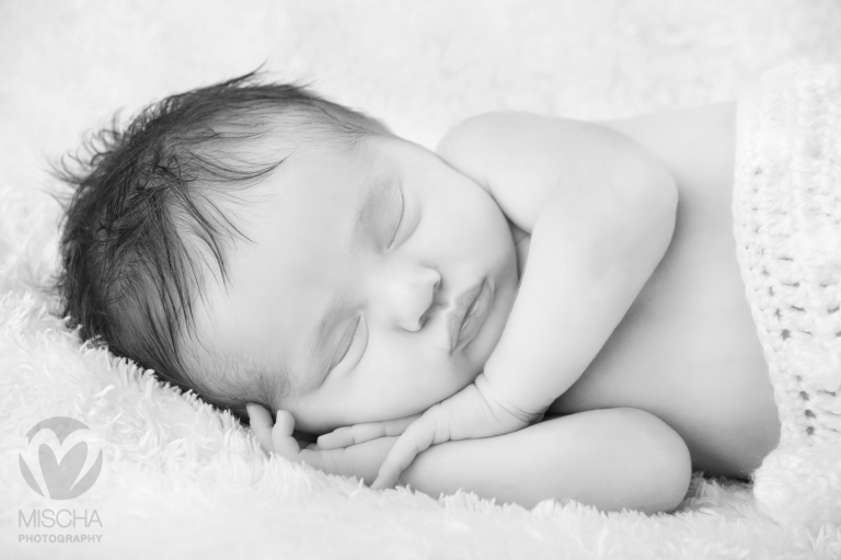 b&w newborn portraits