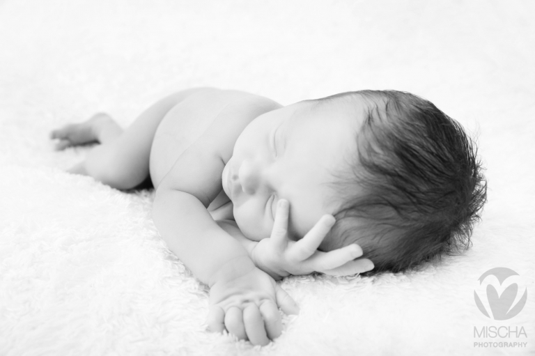 b&w newborn portraits